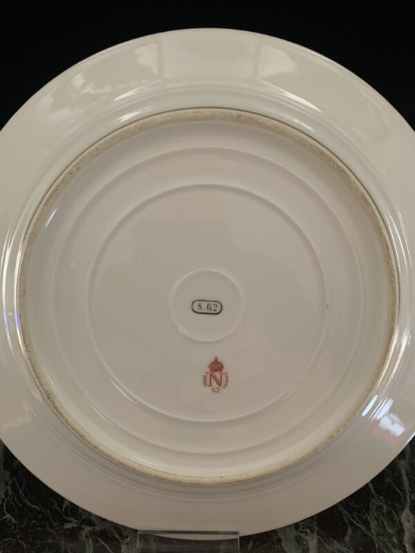 Service des bals en porcelaine de Sèvres paire d'assiettes au chiffre de Napoléon III - Ø : 19,5 cm – Image 6